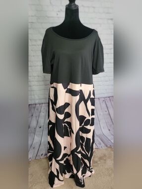SHEIN Black and Cream Short Sleeve Maxi Dress Size 2xl